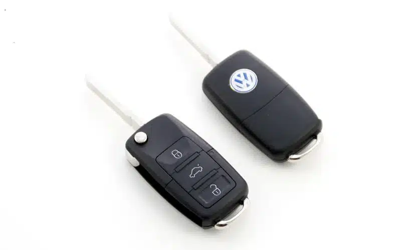 Llave de Volkswagen con su cabezal y espadín (foto de producto)